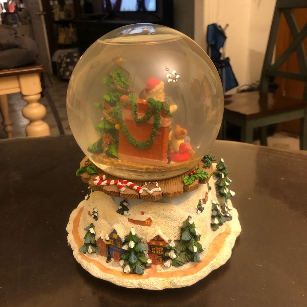 Snowglobe - Picture 7 of 11